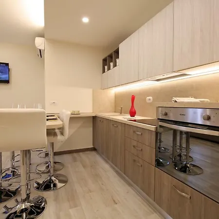 Giardino Apartment