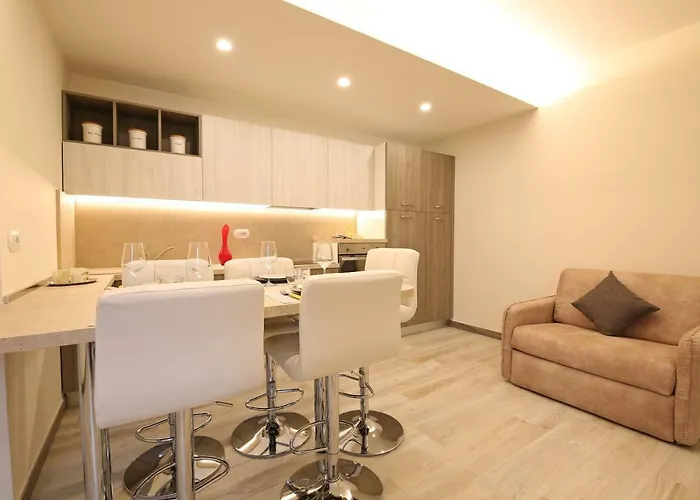 Giardino Apartment *